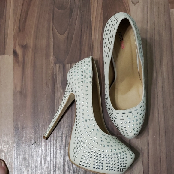 Heels - Picture 2 of 2